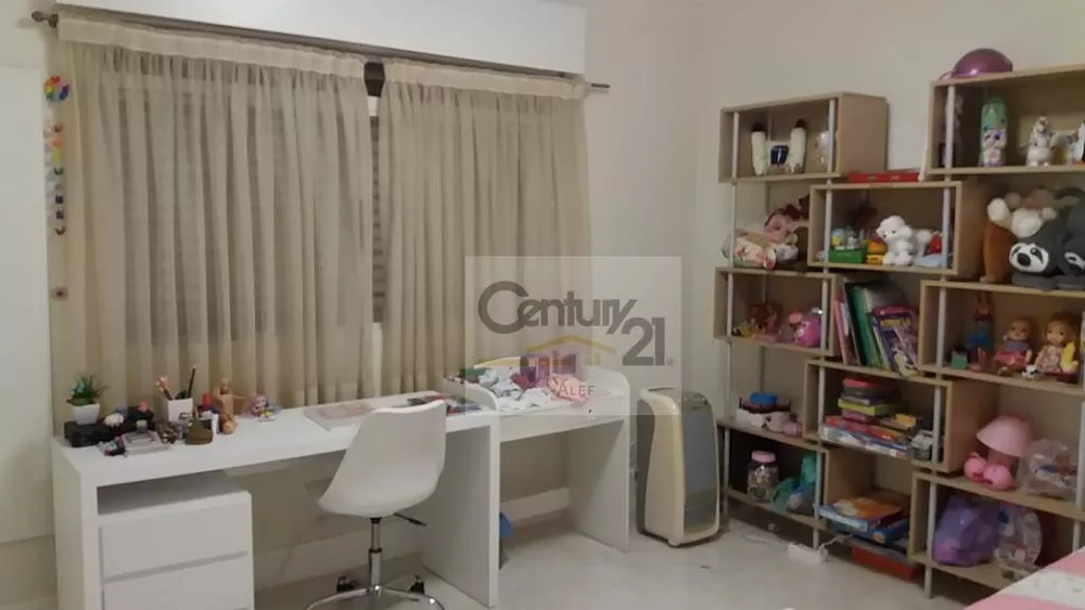 Apartamento, 3 quartos, 220 m² - Foto 2