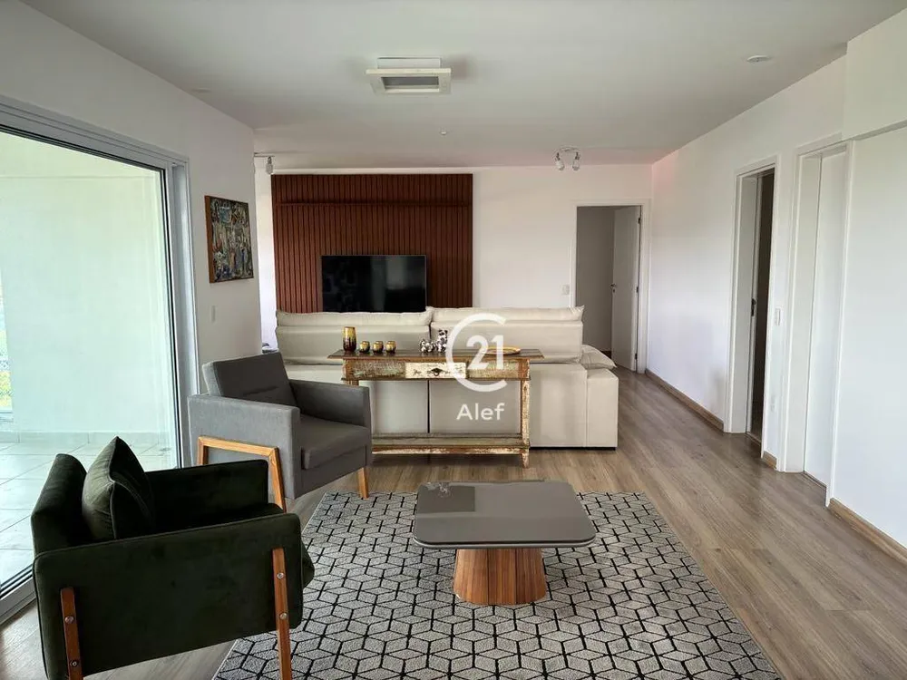 Apartamento, 3 quartos, 241 m² - Foto 2