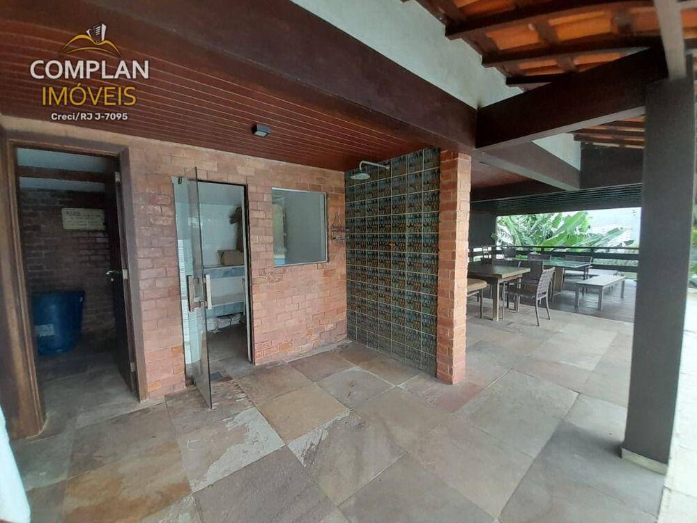 Casa à venda com 4 quartos, 1000m² - Foto 4
