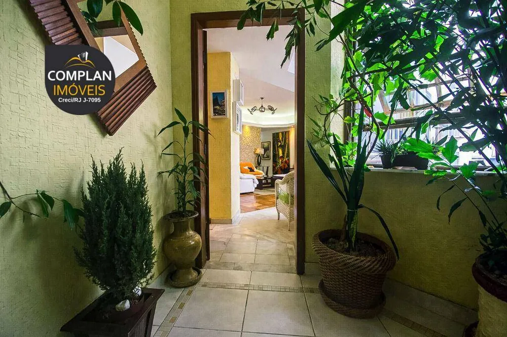 Apartamento, 3 quartos, 130 m² - Foto 1