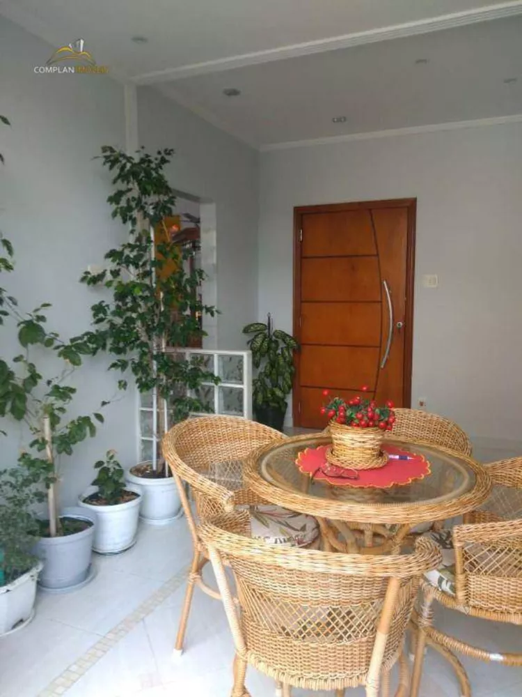 Apartamento à venda com 4 quartos, 180m² - Foto 4