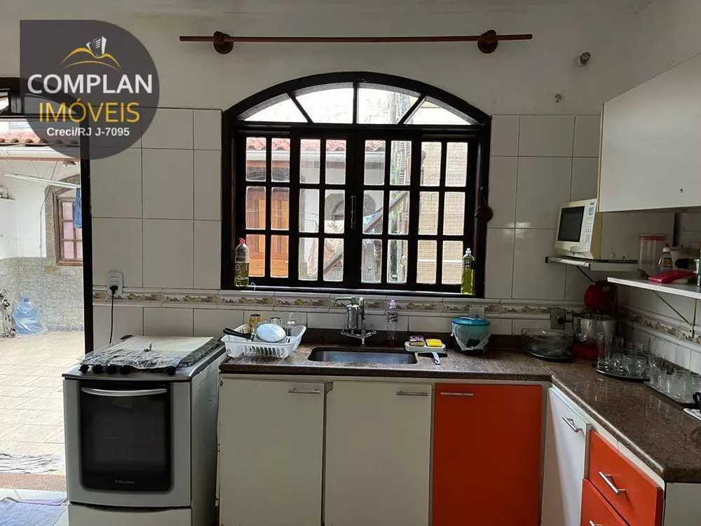 Casa, 4 quartos, 229 m² - Foto 1