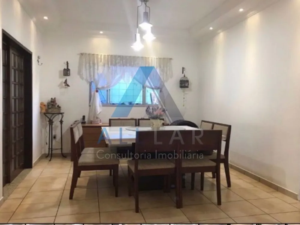 Casa, 3 quartos, 233 m² - Foto 1