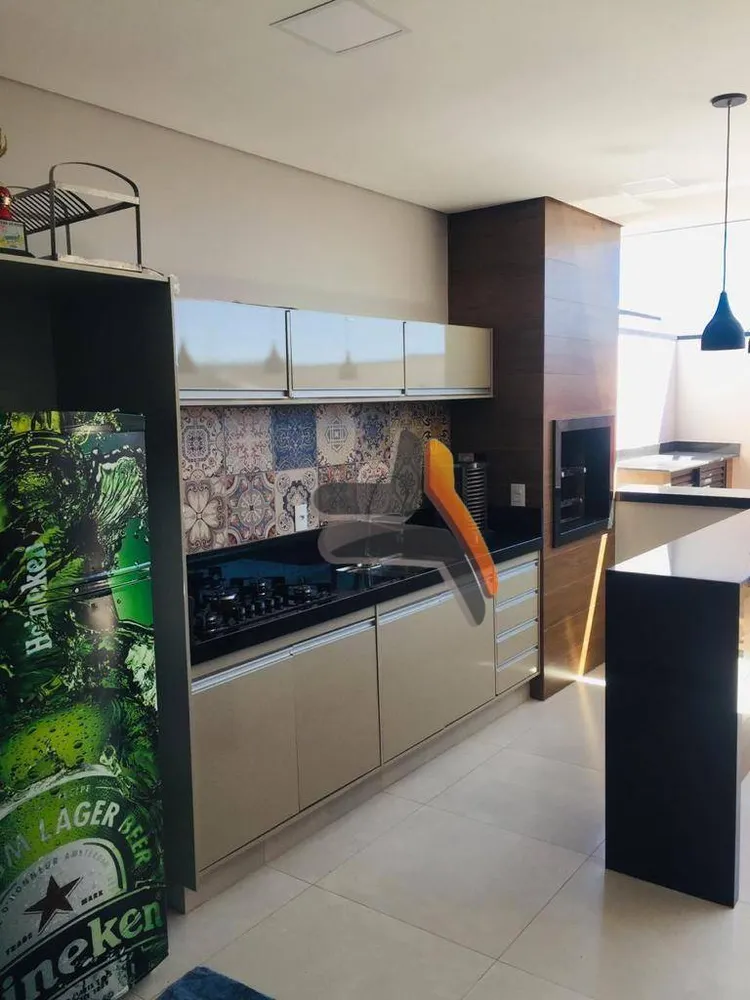 Casa, 3 quartos, 235 m² - Foto 2
