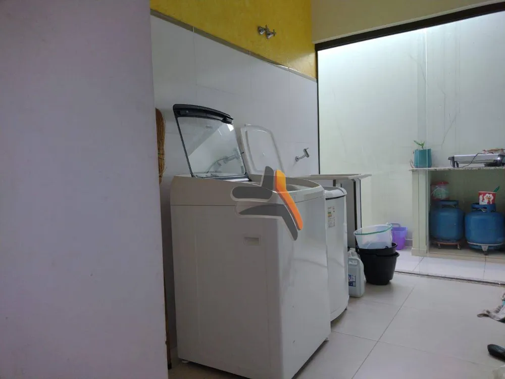 Casa, 4 quartos, 258 m² - Foto 4