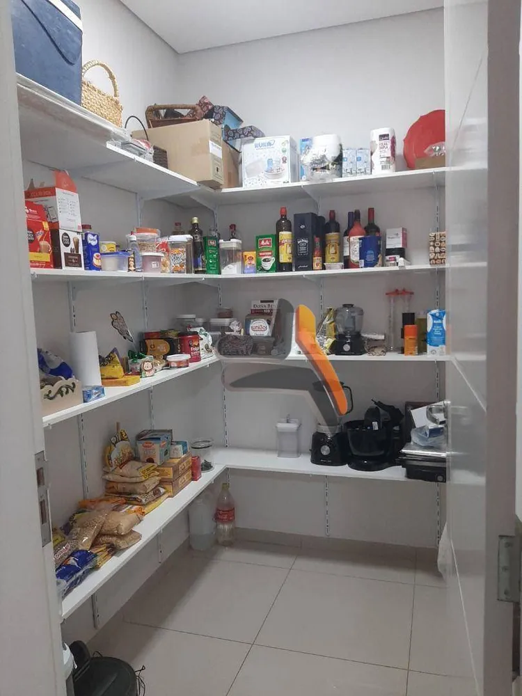 Sobrado, 3 quartos, 261 m² - Foto 2