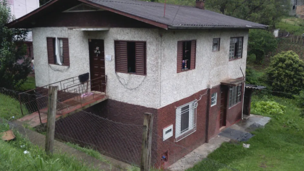 Casa, 6 quartos, 129 m² - Foto 1