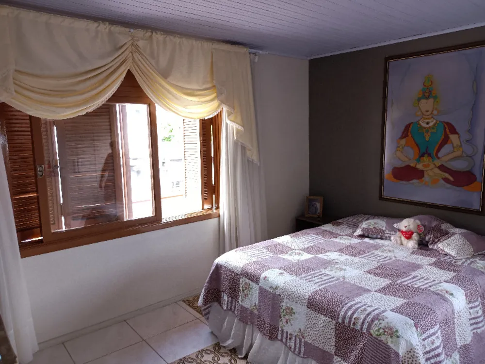 Casa, 6 quartos, 180 m² - Foto 1