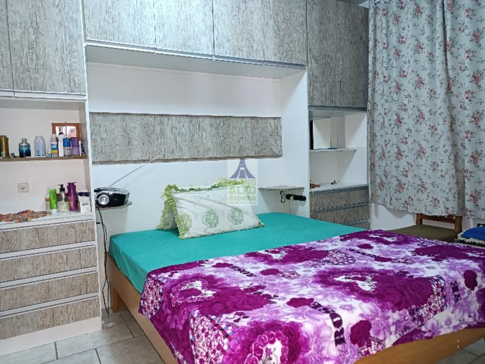 Casa, 5 quartos, 213 m² - Foto 1