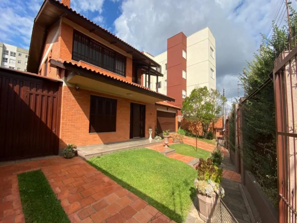 Casa, 5 quartos, 261 m² - Foto 1