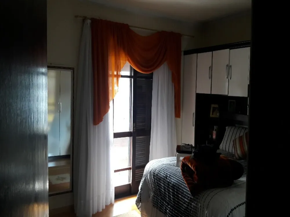 Casa, 6 quartos, 270 m² - Foto 2