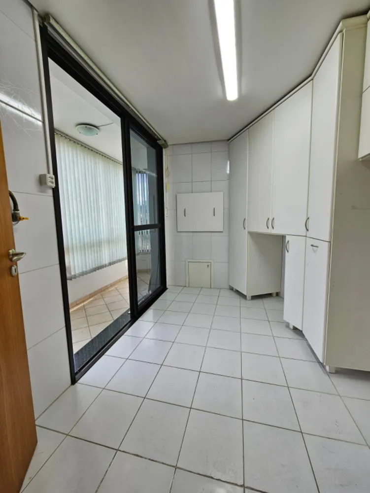 Apartamento, 3 quartos, 172 m² - Foto 1