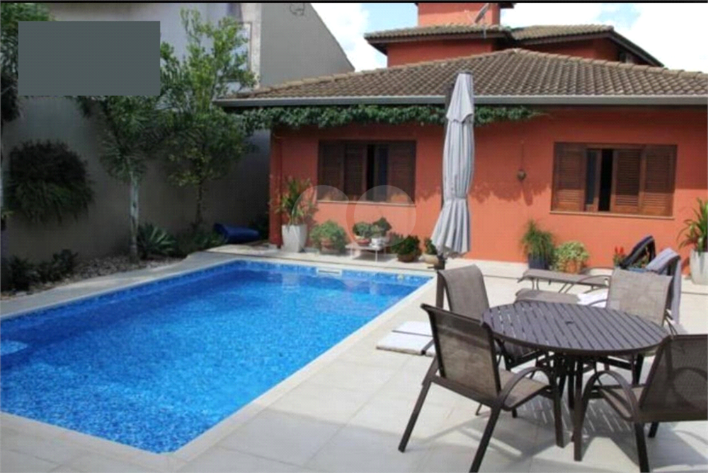 Sobrado à venda com 4 quartos, 330m² - Foto 1