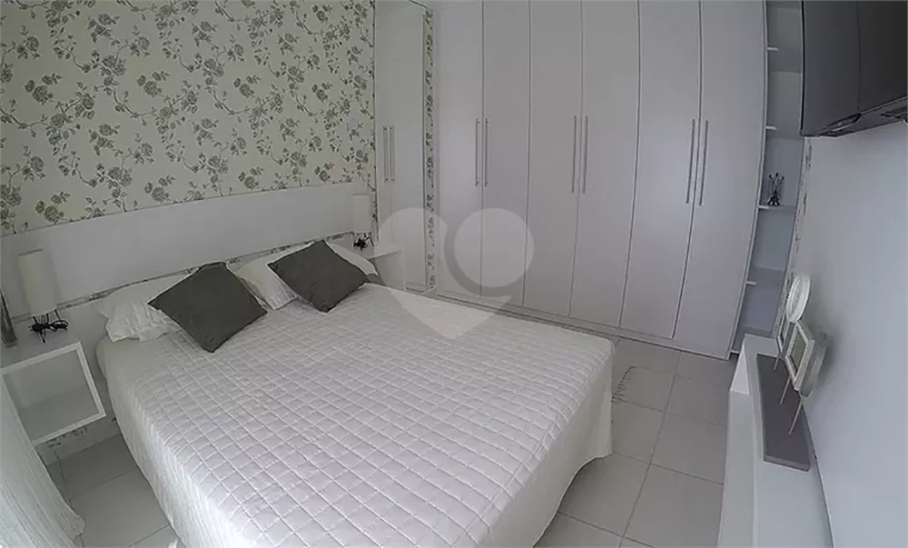 Apartamento à venda com 2 quartos, 66m² - Foto 2