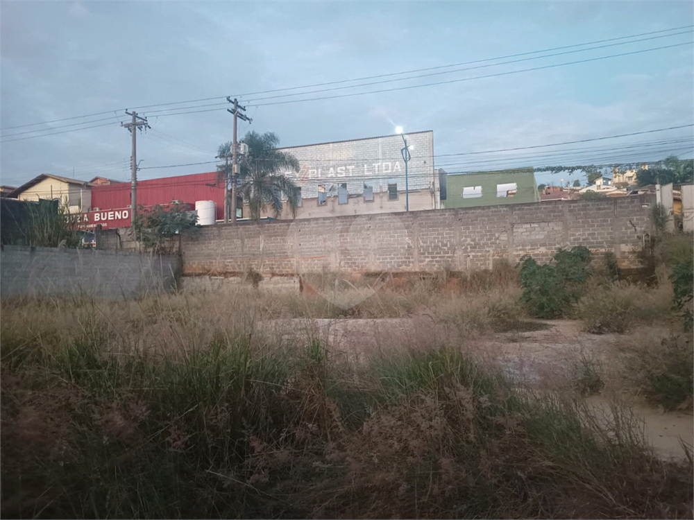 Terreno à venda, 900m² - Foto 1