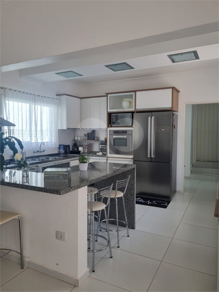 Sobrado à venda e aluguel com 4 quartos, 282m² - Foto 2