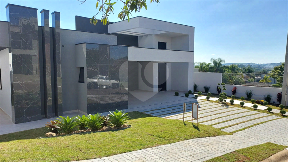 Casa de Condomínio à venda com 3 quartos, 220m² - Foto 2