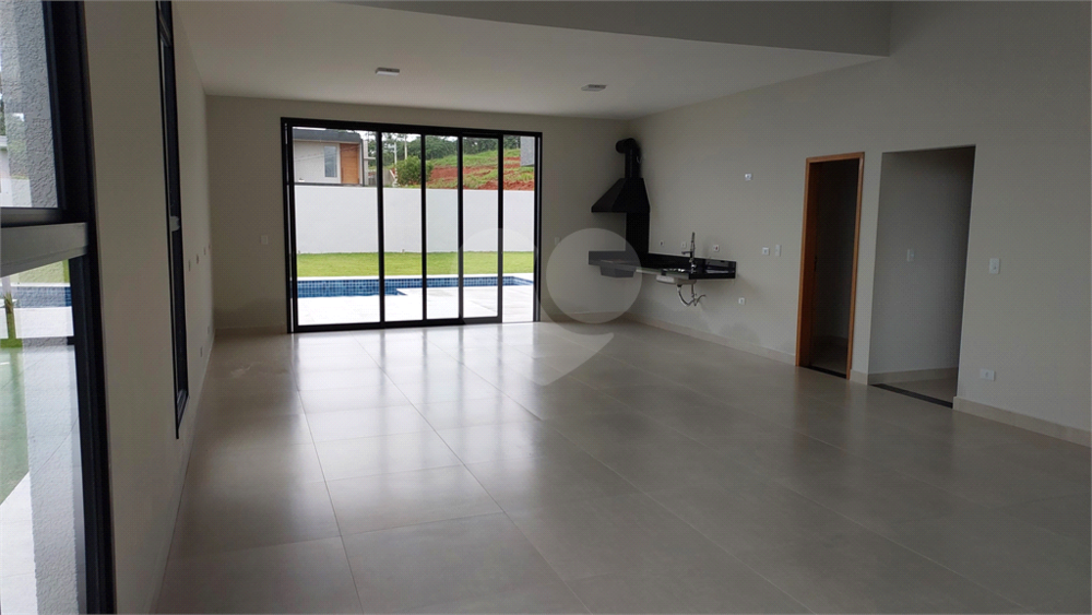 Casa à venda com 3 quartos, 240m² - Foto 11