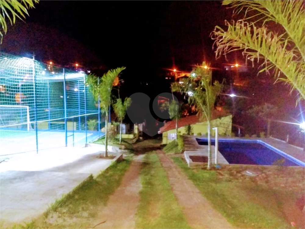 Chácara para alugar com 5 quartos, 317m² - Foto 1