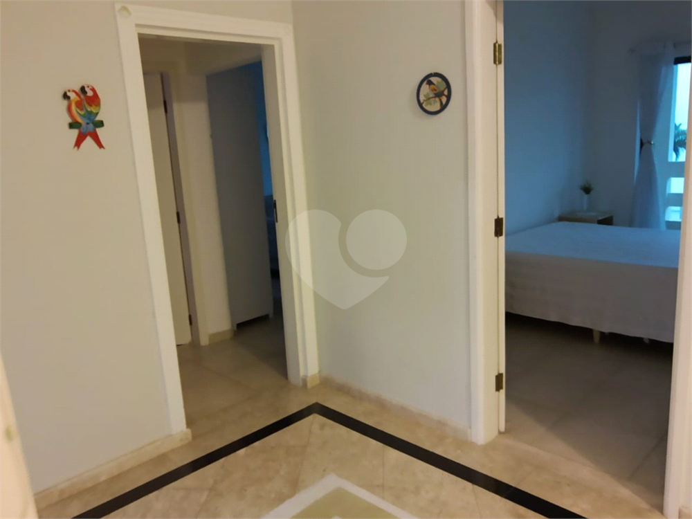 Casa à venda com 4 quartos, 260m² - Foto 2