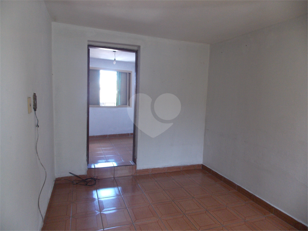 Casa à venda com 4 quartos, 210m² - Foto 2