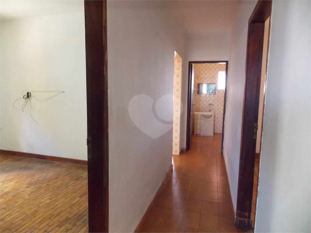 Casa à venda com 4 quartos, 210m² - Foto 4