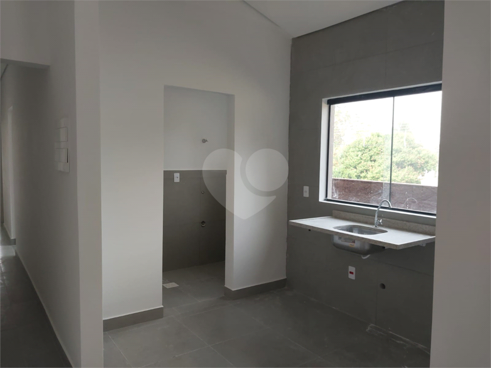 Casa à venda com 3 quartos, 70m² - Foto 8