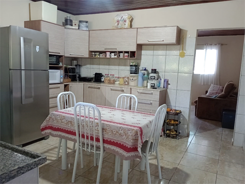 Casa à venda com 2 quartos, 150m² - Foto 2