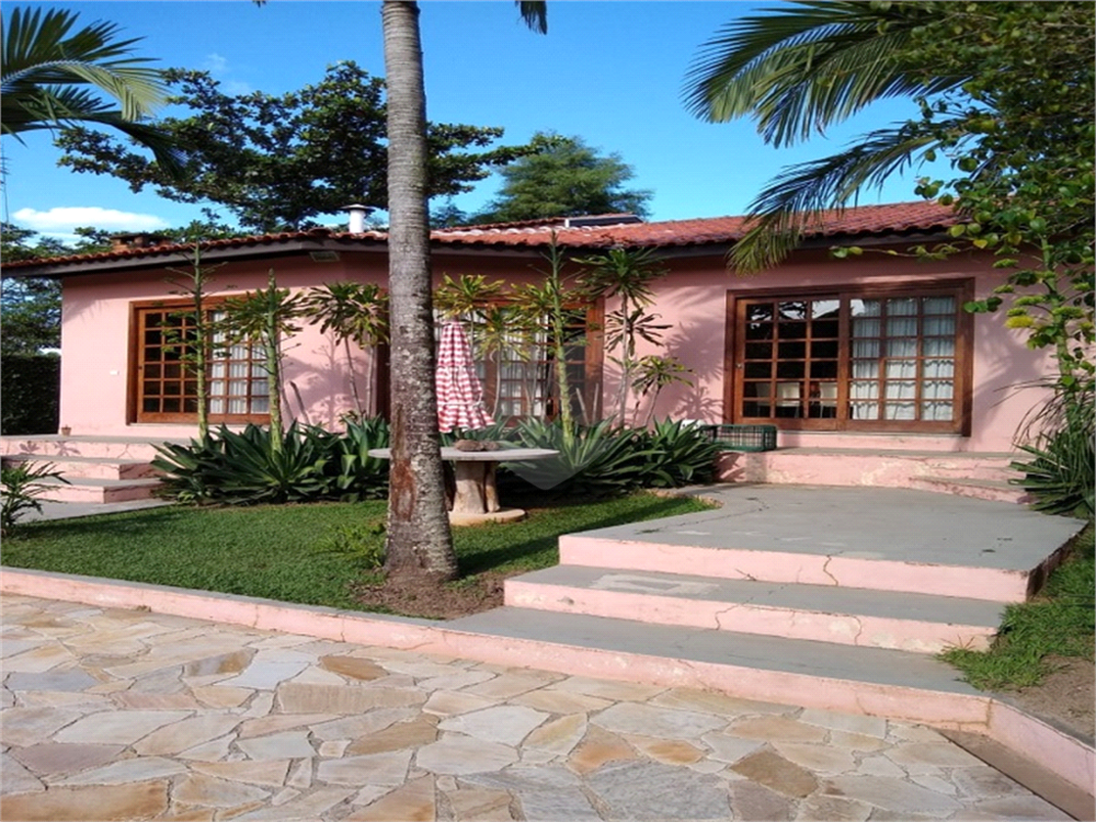 Chácara, 4 quartos, 2350 m² - Foto 1