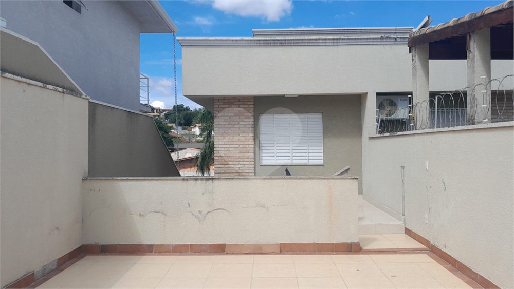 Casa à venda com 3 quartos, 107m² - Foto 1