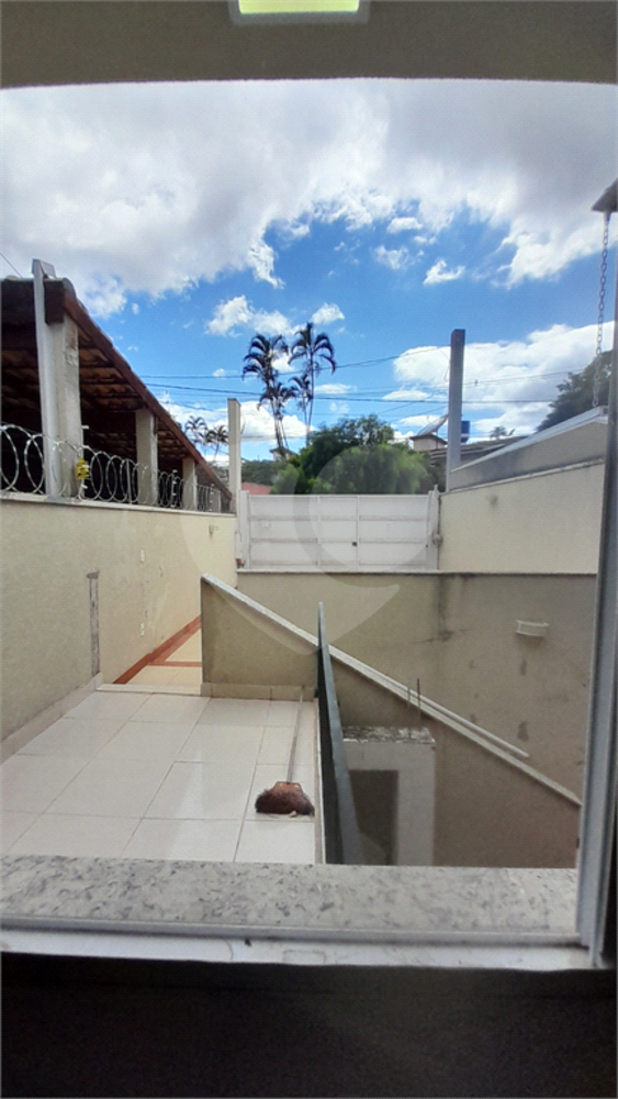 Casa à venda com 3 quartos, 107m² - Foto 3