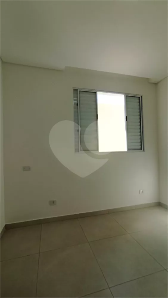 Casa à venda com 2 quartos, 60m² - Foto 2