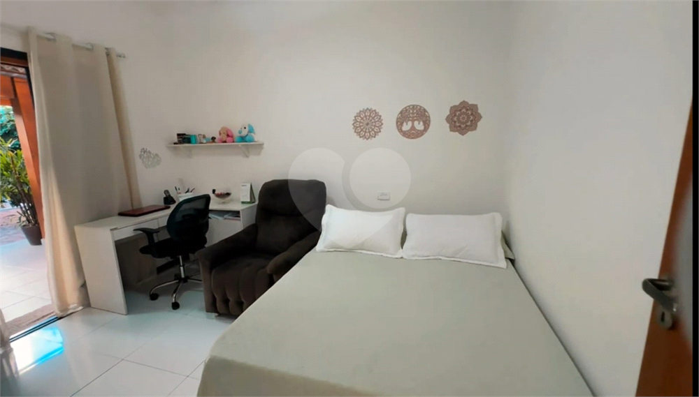 Casa à venda com 5 quartos, 246m² - Foto 11