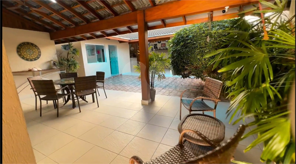 Casa à venda com 5 quartos, 246m² - Foto 18