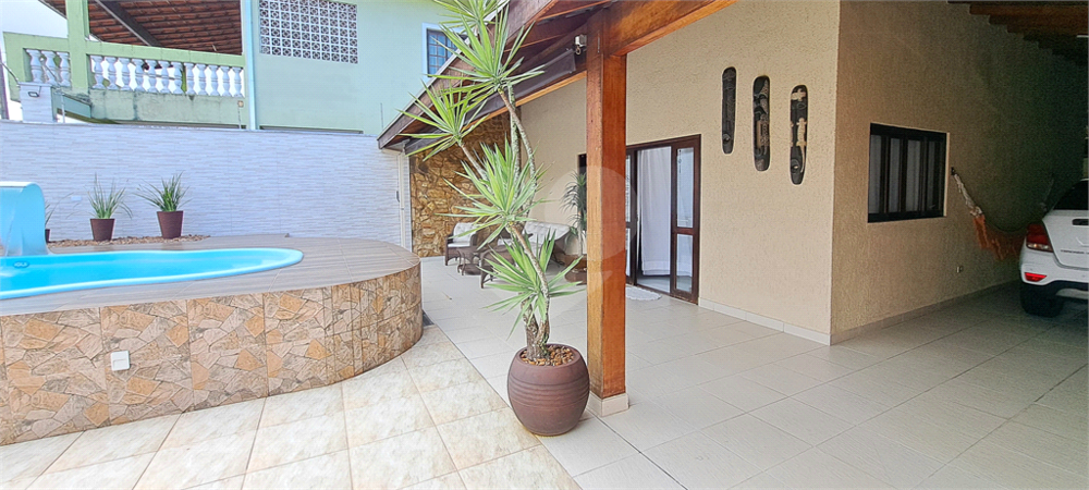 Casa à venda com 5 quartos, 246m² - Foto 2