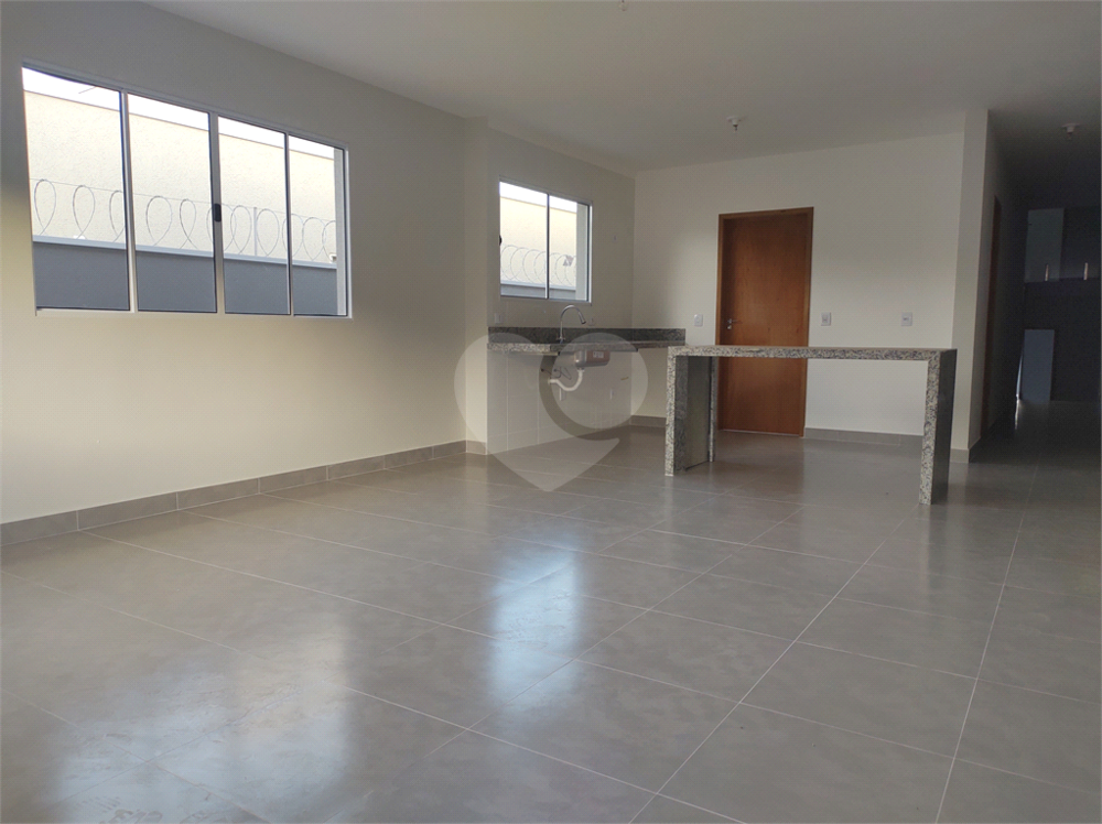Casa à venda com 3 quartos, 122m² - Foto 1