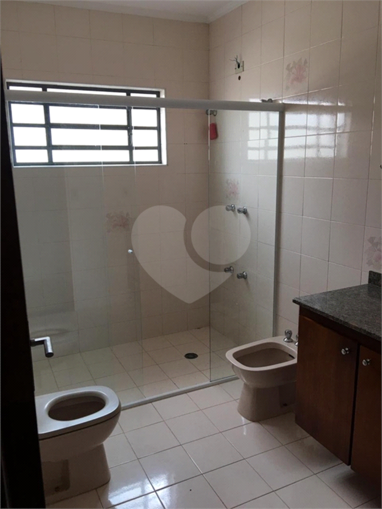 Casa à venda com 4 quartos, 250m² - Foto 2