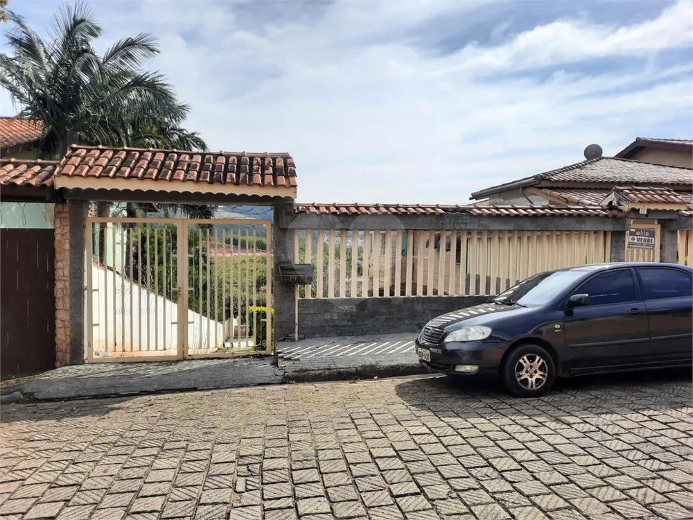 Sobrado à venda com 4 quartos, 195m² - Foto 2