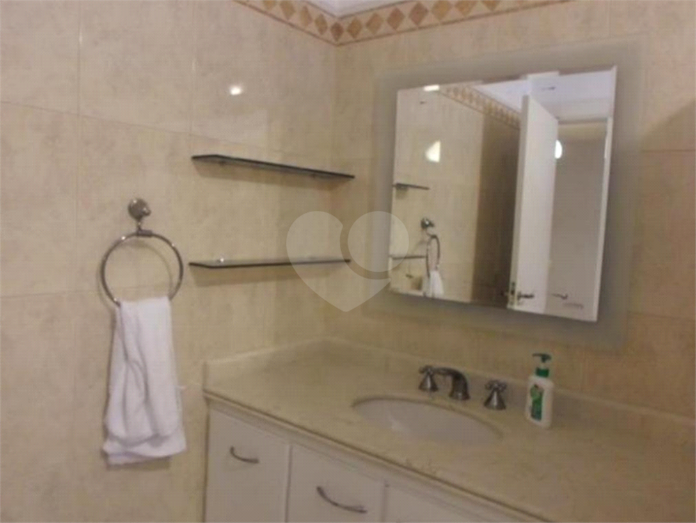 Casa à venda com 3 quartos, 606m² - Foto 2