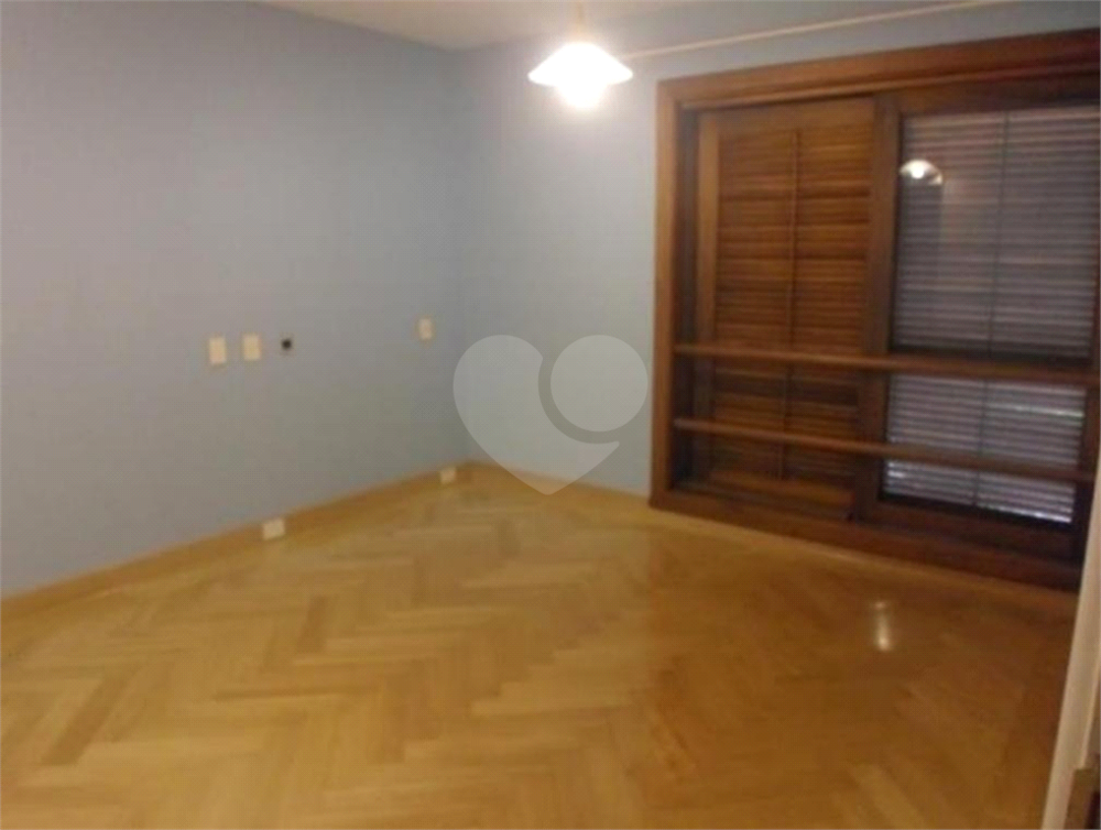 Casa à venda com 3 quartos, 606m² - Foto 4