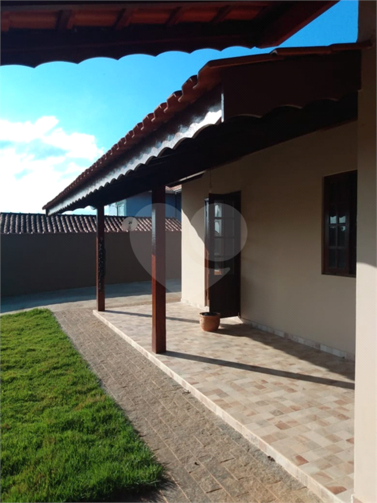 Casa de Condomínio à venda e aluguel com 3 quartos, 220m² - Foto 2