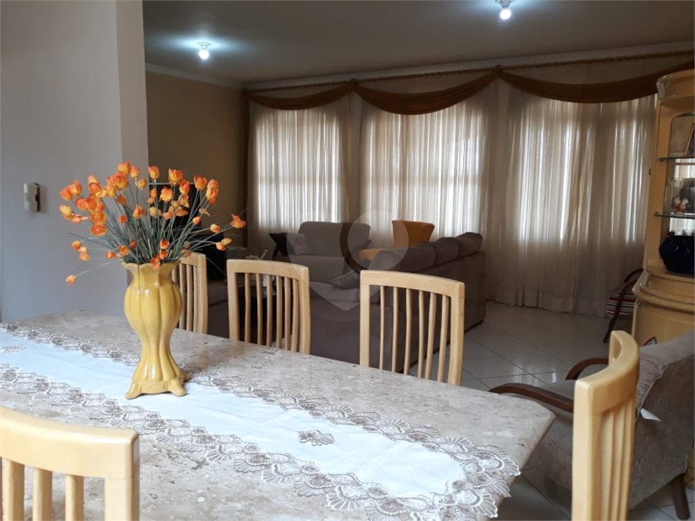 Sobrado à venda com 4 quartos, 327m² - Foto 2