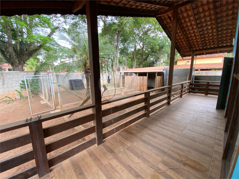 Chácara à venda com 2 quartos, 350m² - Foto 1