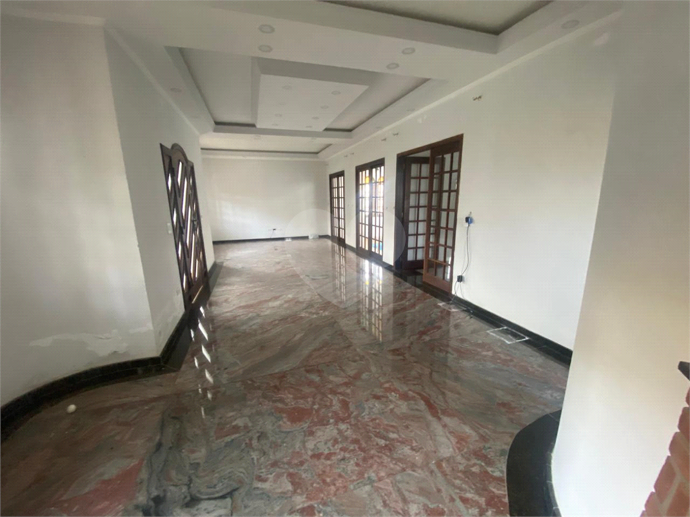 Casa de Condomínio para alugar com 3 quartos, 500m² - Foto 1
