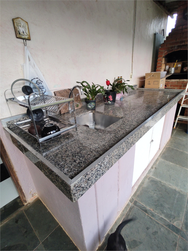 Chácara à venda com 4 quartos, 150m² - Foto 2