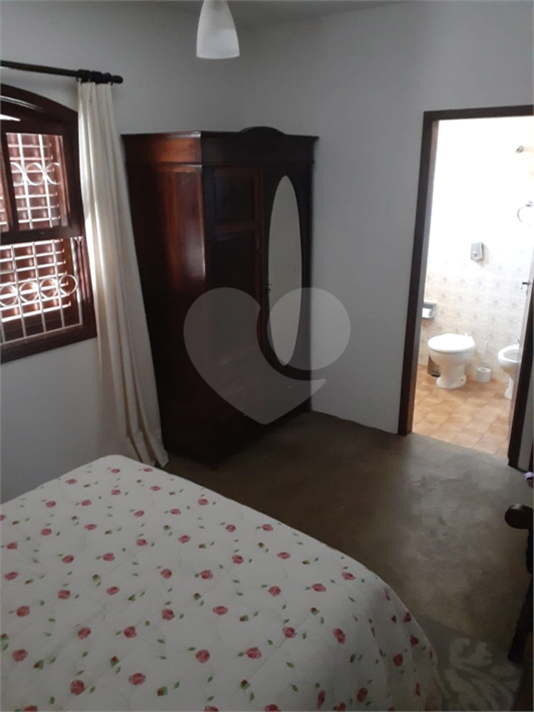 Casa à venda com 3 quartos, 330m² - Foto 4