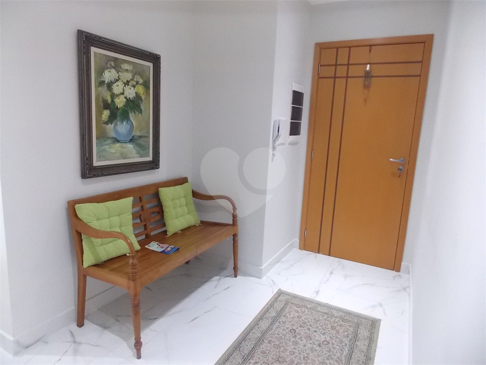 Apartamento à venda com 2 quartos, 81m² - Foto 2