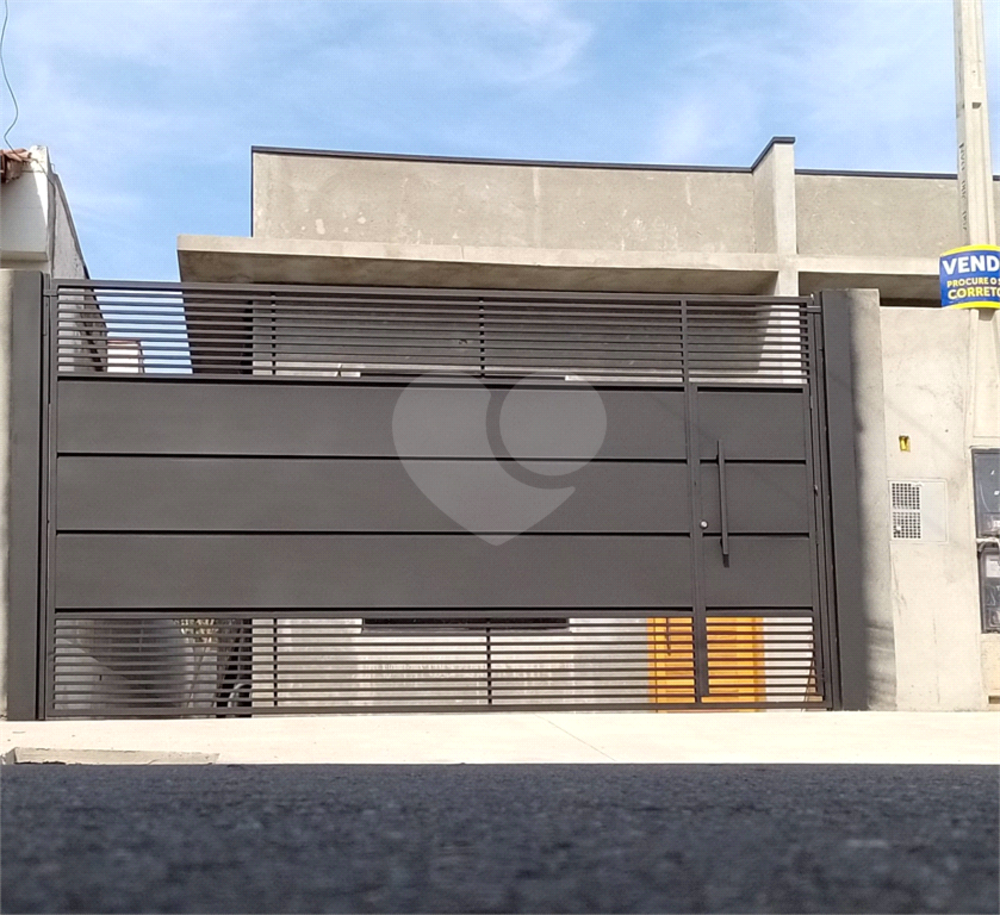 Casa à venda com 3 quartos, 93m² - Foto 1