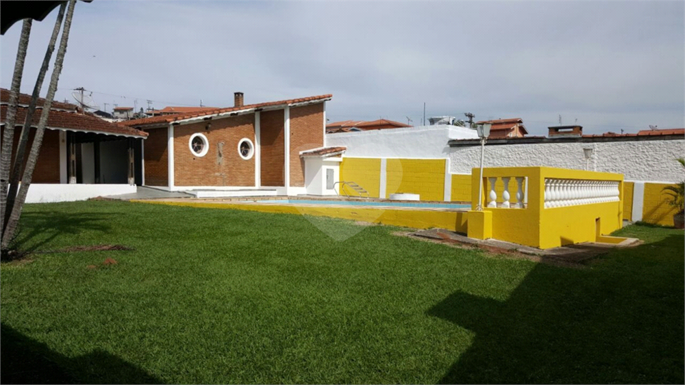 Casa à venda com 4 quartos, 500m² - Foto 1