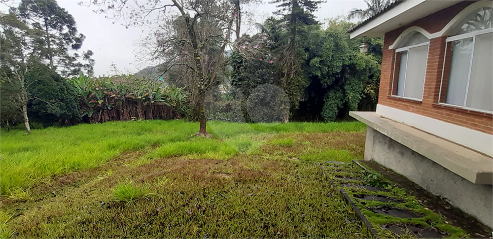 Chácara à venda com 3 quartos, 220m² - Foto 2
